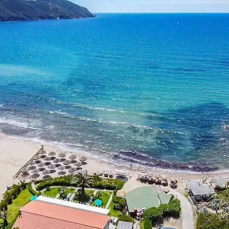 Holiday home Scirocco West